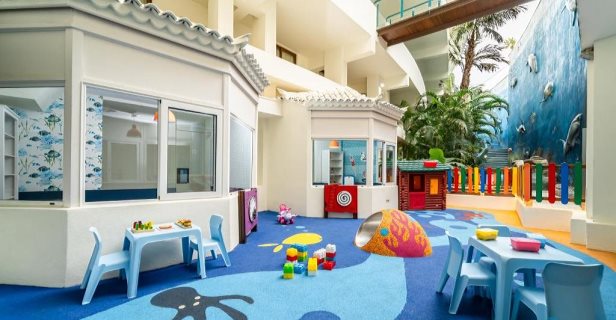 Hotel Hovima La Pinta Beachfront Family