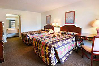 Hotel Howard Johnson Express Inn Lakefront