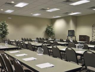 Hotel Howard Johnson Inn & Suites