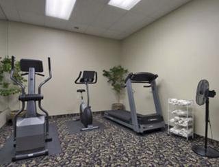 Hotel Howard Johnson Inn & Suites