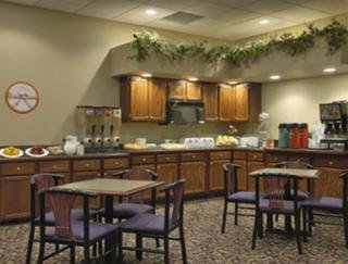 Hotel Howard Johnson Inn & Suites