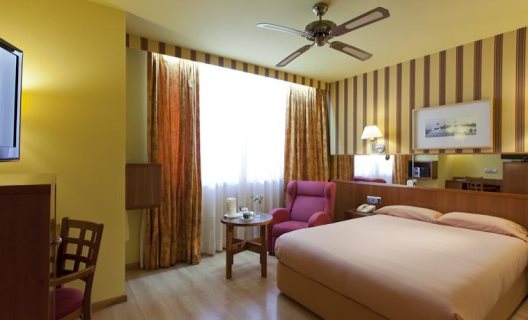 Hotel Ilunion Les Corts Spa