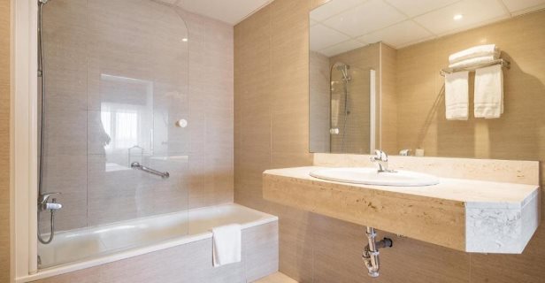 Hotel Ilunion Romareda