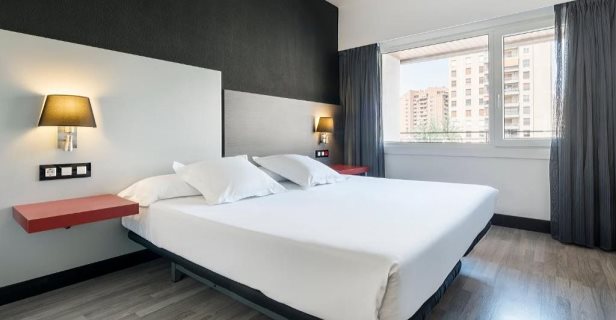 Hotel Ilunion Romareda