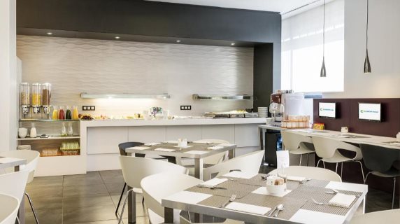 Hotel Ilunion Romareda
