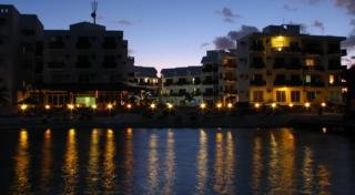 Hotel Imperial Las Perlas