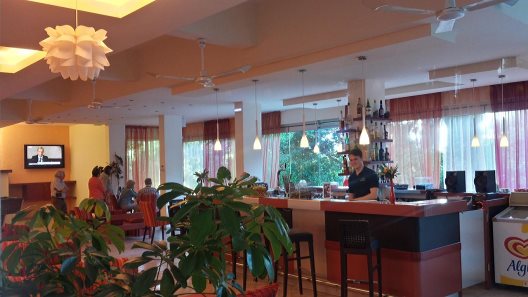 Hotel Ipsos Beach