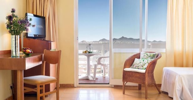 Hotel Izan Cavanna