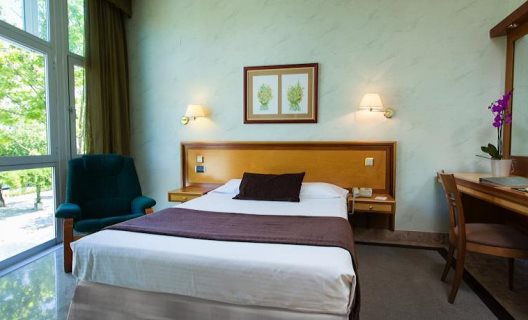 Hotel Jardin De Tres Cantos