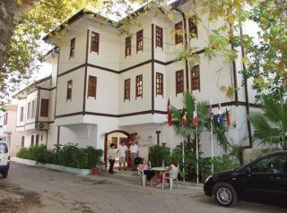 Hotel Karyatit
