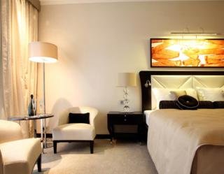 Hotel Kempinski River Park