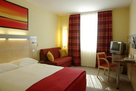 Hotel Kyriad Courtine Gare Tgv