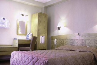 Hotel Kyriad Longvic Dijon