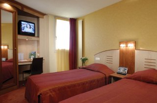 Hotel Kyriad Paris Nord Porte De Saint Ouen