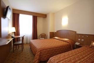 Hotel Kyriad Tours Centre