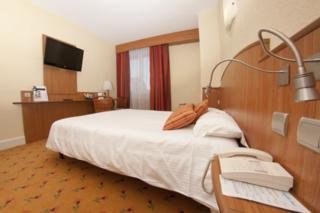Hotel Kyriad Tours Centre