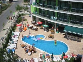 Hotel L & B