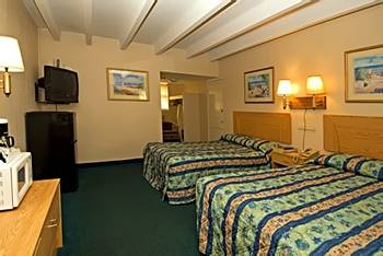 Hotel La Breeze Inn & Suites