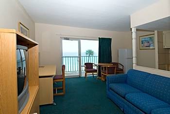 Hotel La Breeze Inn & Suites