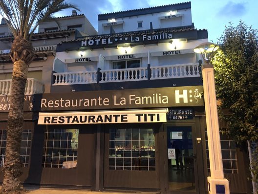 Hotel La Familia