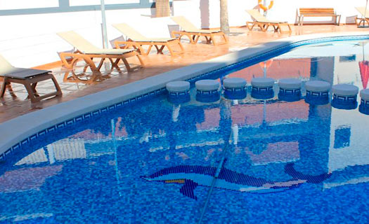 Hotel La Familia Gallo Rojo