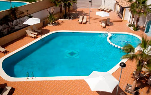 Hotel La Familia Gallo Rojo