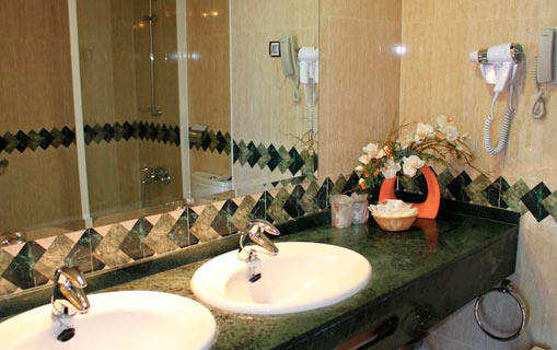 Hotel La Familia Gallo Rojo