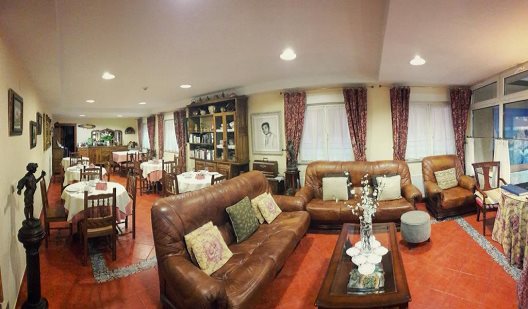 Hotel La Rivera