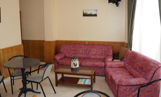 Hotel Larry