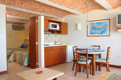 Hotel Las Flores Beach Resort
