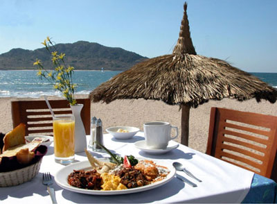 Hotel Las Flores Beach Resort