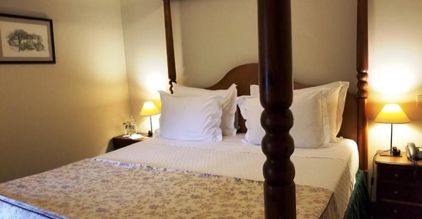 Hotel Lawrence's
