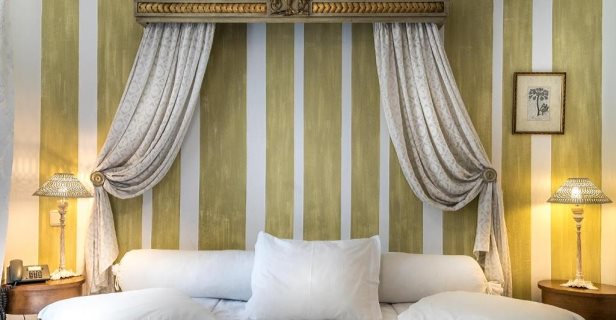 Hotel Lawrence's