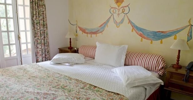 Hotel Lawrence's