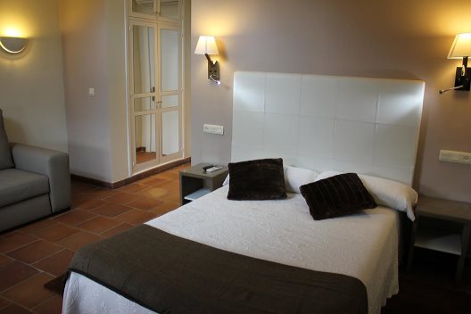 Hotel Leonor De Aquitania