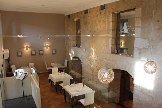 Hotel Leonor De Aquitania