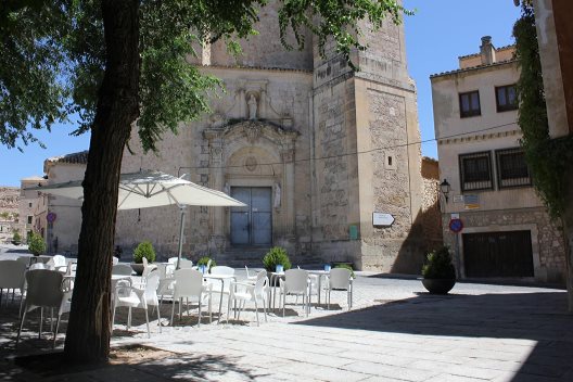 Hotel Leonor De Aquitania