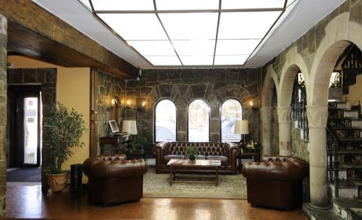 Hotel Leonor Mirón