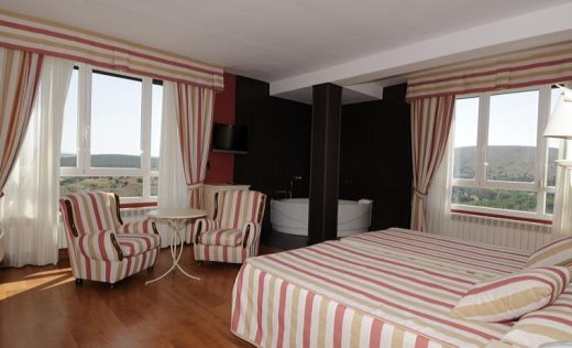 Hotel Leonor Mirón