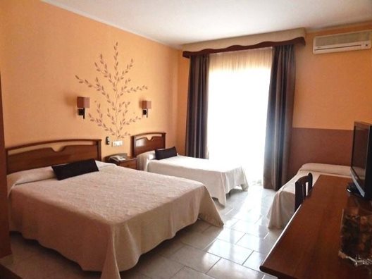 Hotel Llansola