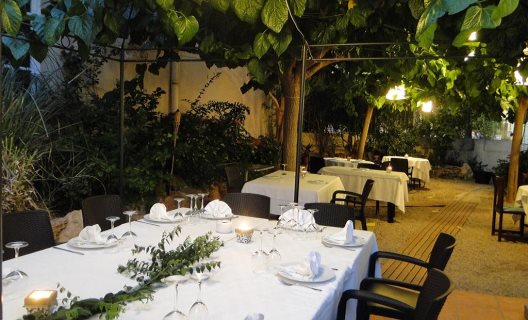 Hotel Llansola
