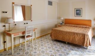 Hotel Lloyd's Baia