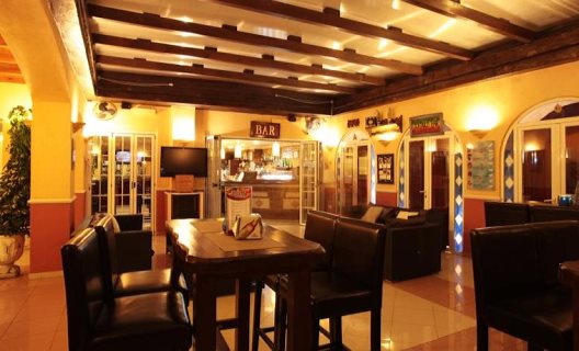 Hotel Los Arcos