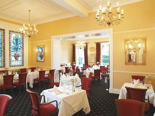 Hotel Macdonald Old England & Spa