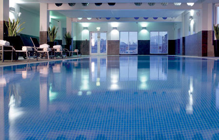 Hotel Macdonald Swan