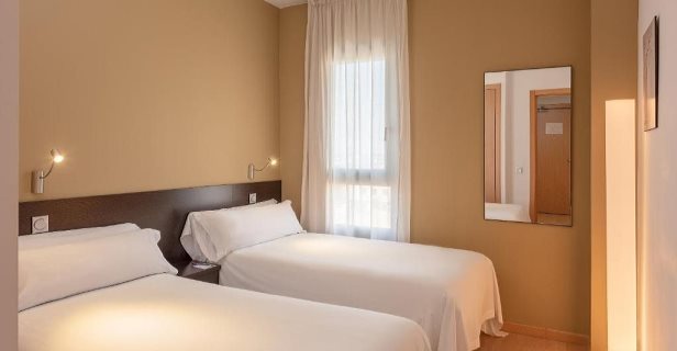 Hotel Madrid Airport Suites Affiliated By Melia