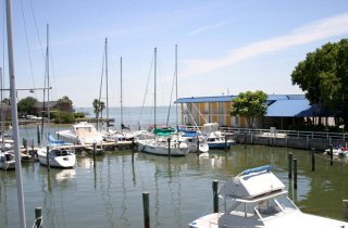 Hotel Magnuson Marina Cove