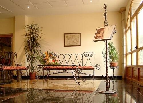 Hotel Manrique De Lara