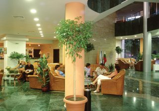 Hotel Marina Grand Beach