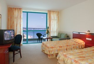 Hotel Marina Grand Beach